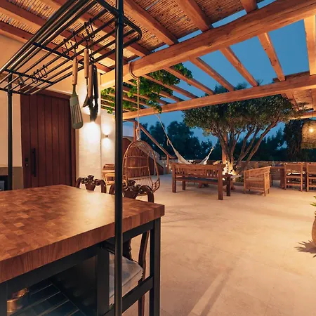 Nomade 4 Bd In Psarou Villa *